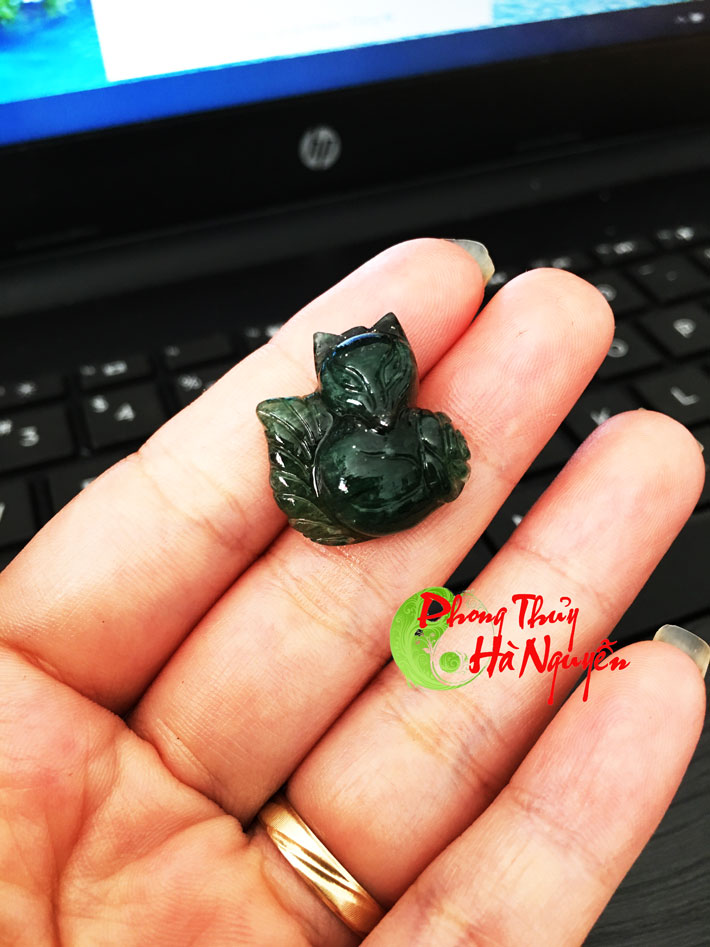 mặt dây chuyền hồ ly đá mã não xanh